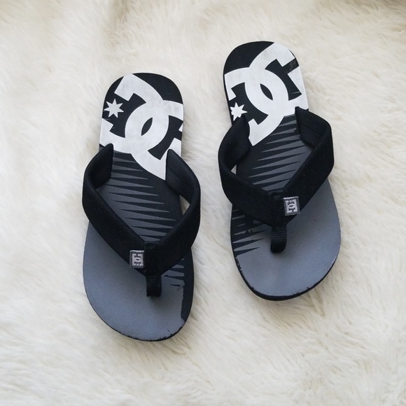 dc shoes flip flops